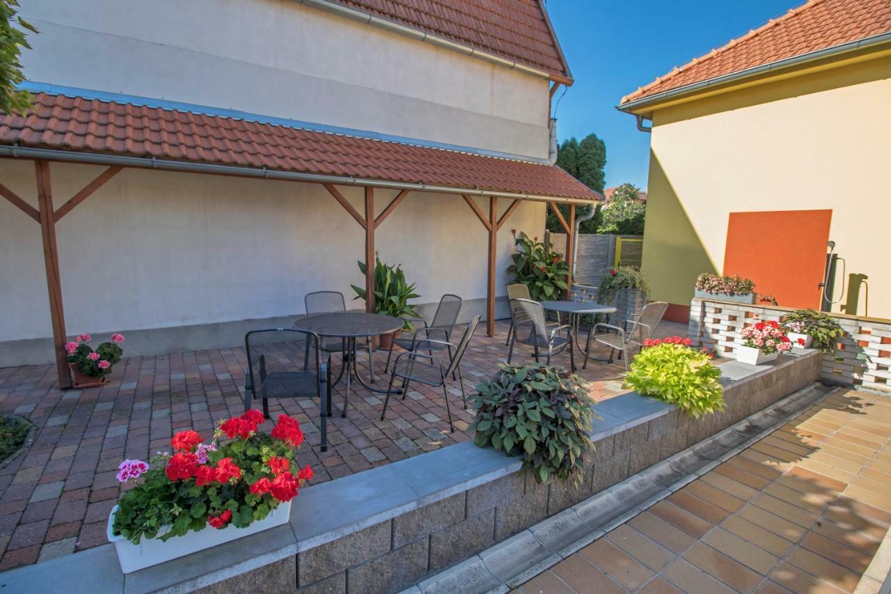Pension Čížek Mikulov Bagian luar foto